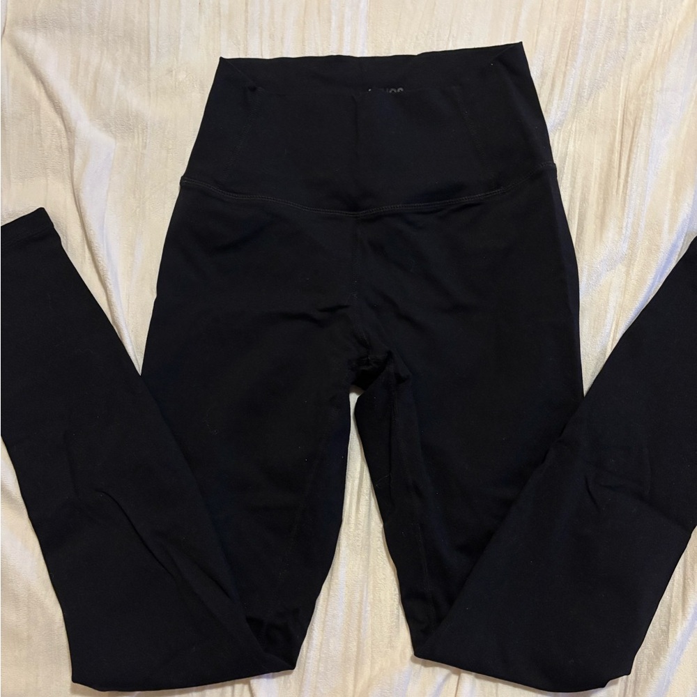 Black leggings